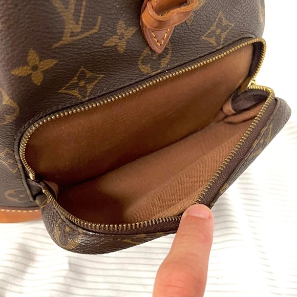 Louis Vuitton Montsouris MM Backpack - Picture 14 of 16